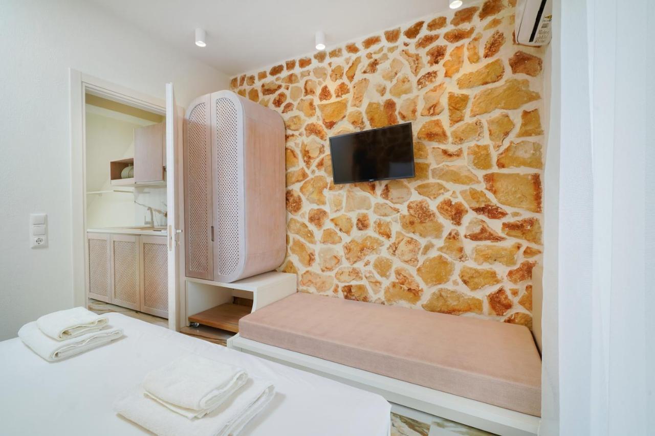 Athina Palace Luxurious Appartments Potós Eksteriør bilde