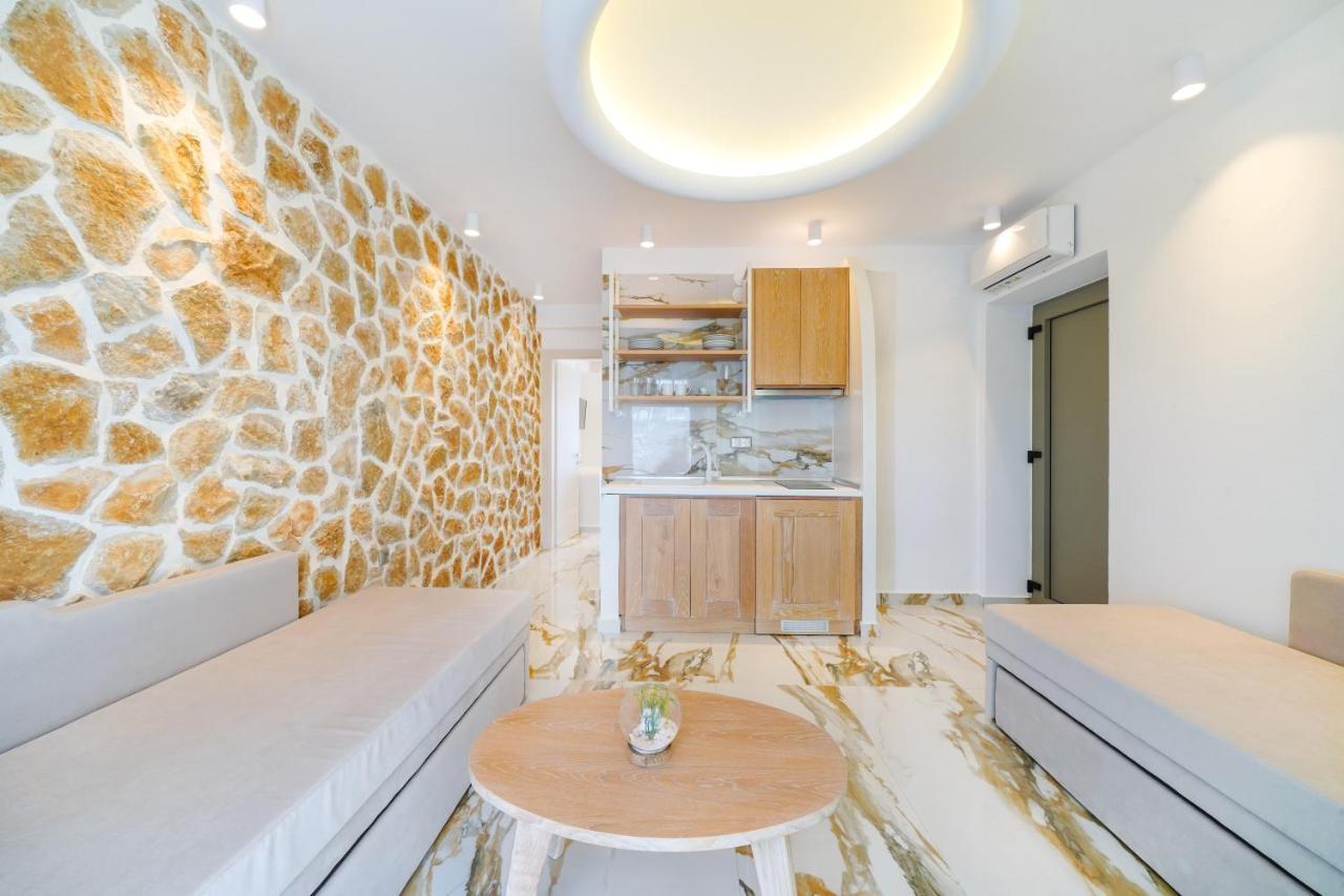Athina Palace Luxurious Appartments Potós Eksteriør bilde